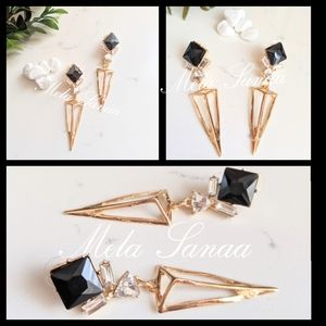 🍒5/$30-Diamond Triangular Dangle Earrings🍒